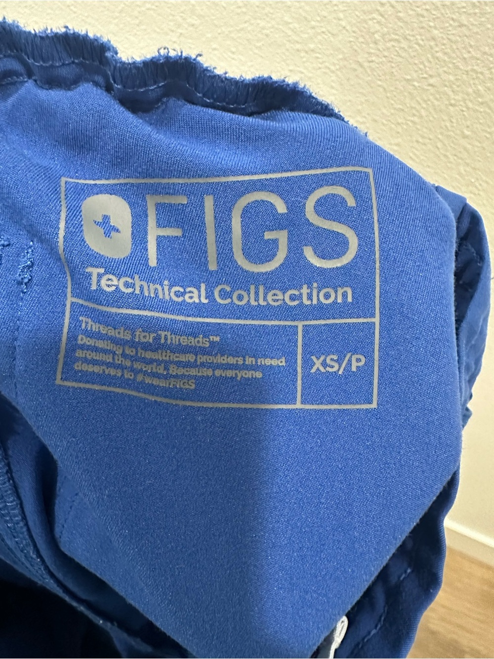 Figs Women's Cobalt Royal Blue Cargo Scrub Pants Kade xs petite VGUC - Picture 3 of 3